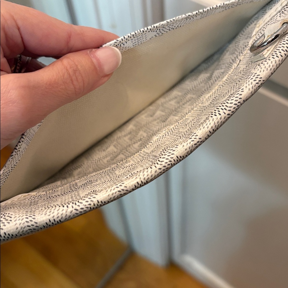 🖤 Cream/White Monogram Print Snap Wallet Pouch 🖤 - Picture 7 of 7